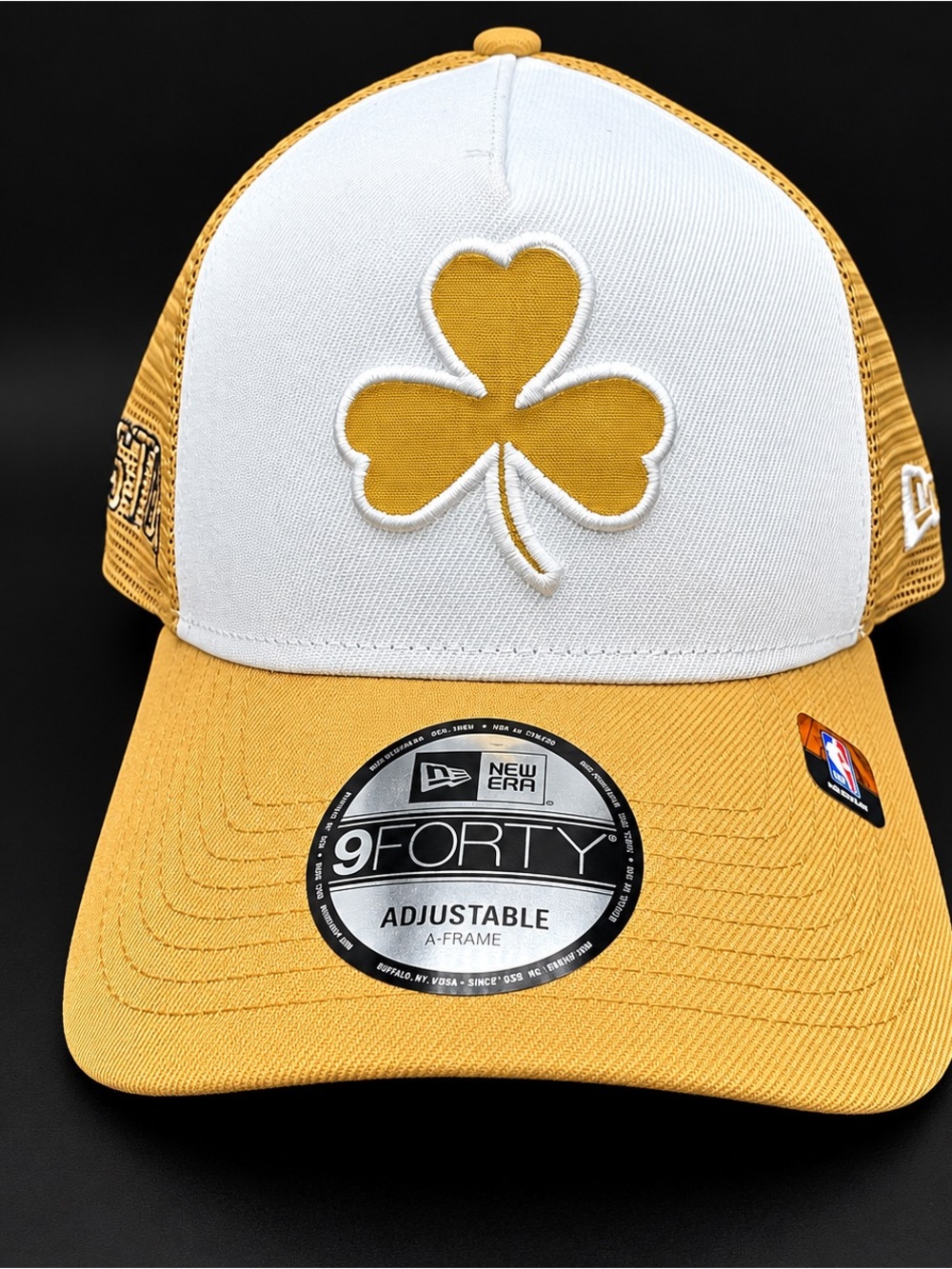 New Era 9Forty Adult 2025-26 City Edition Boston Celtics Logo Trucker Hat NWT